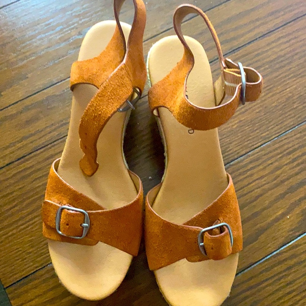 Lucky Brand Tan Espadrilles Women's Size 8.